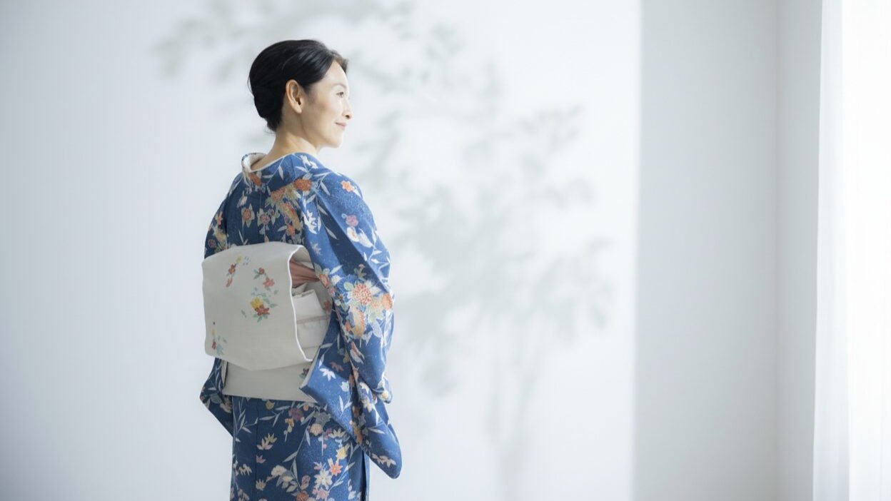 「きつくない」着物姿を実現。年齢・体型に合ったオーダーメイド個人レッスンを開催しています